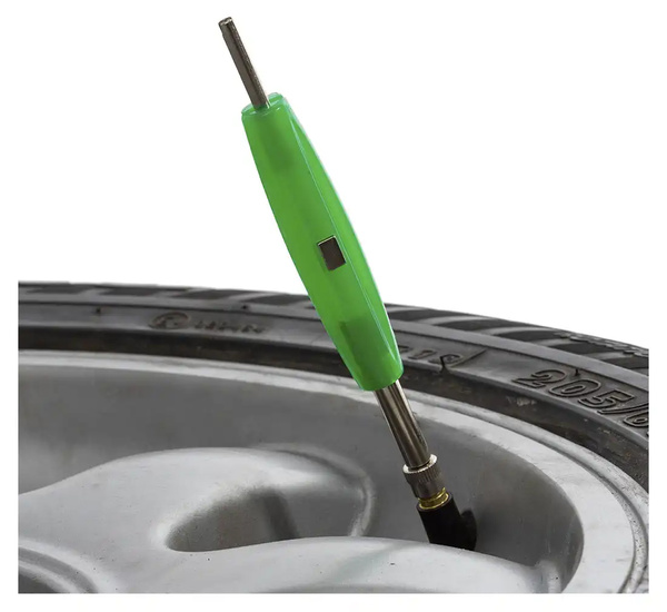 Valve core tool with a magnet