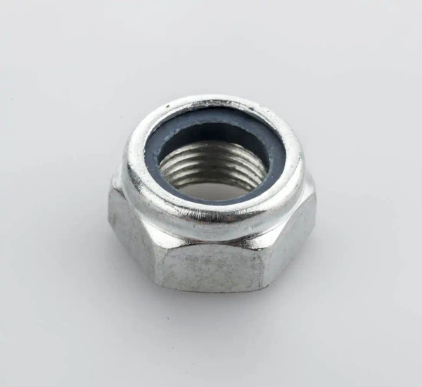 Self-contracting nut bead breaker M221